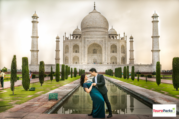 agra-honeymoon-tour-packages-india